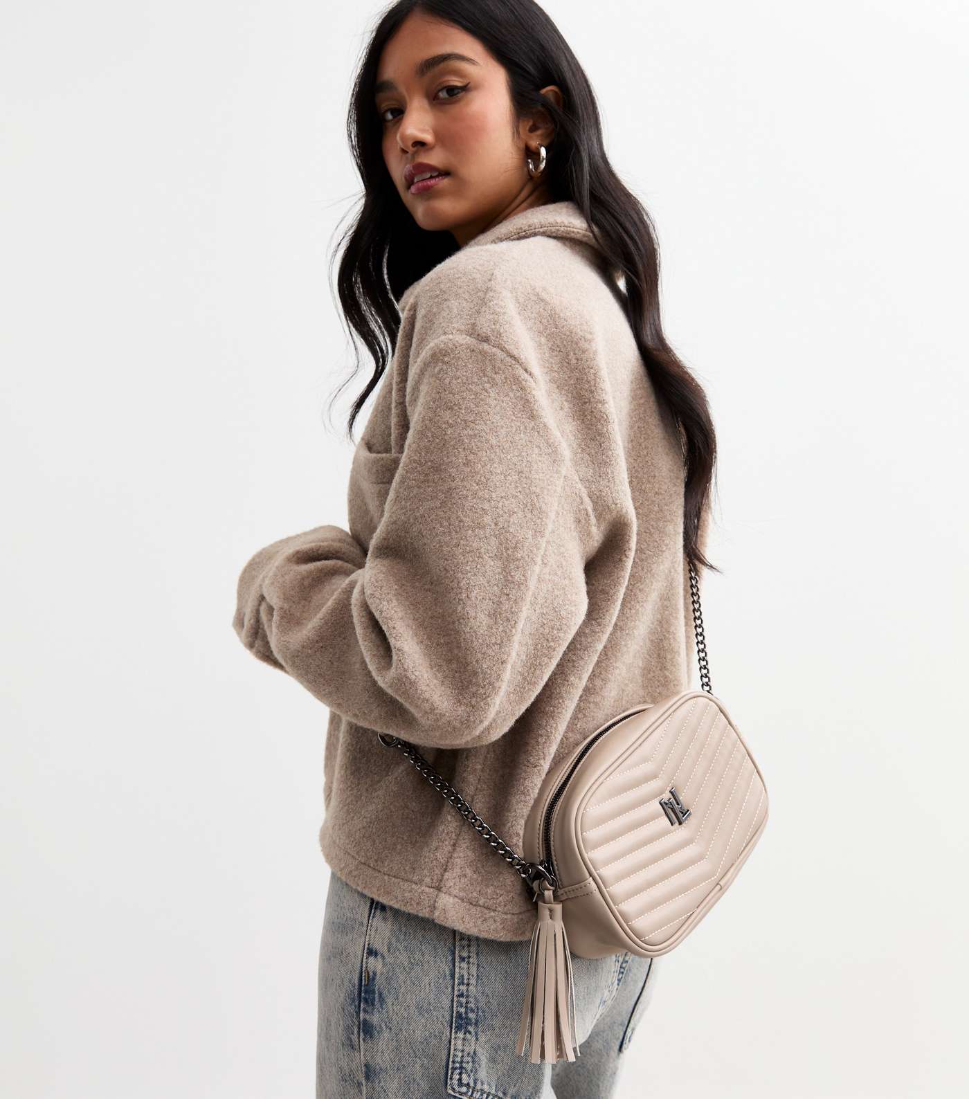 NEW LOOK CHEVRON LEATHER LOOK TASSLE CROSS BODY BAG