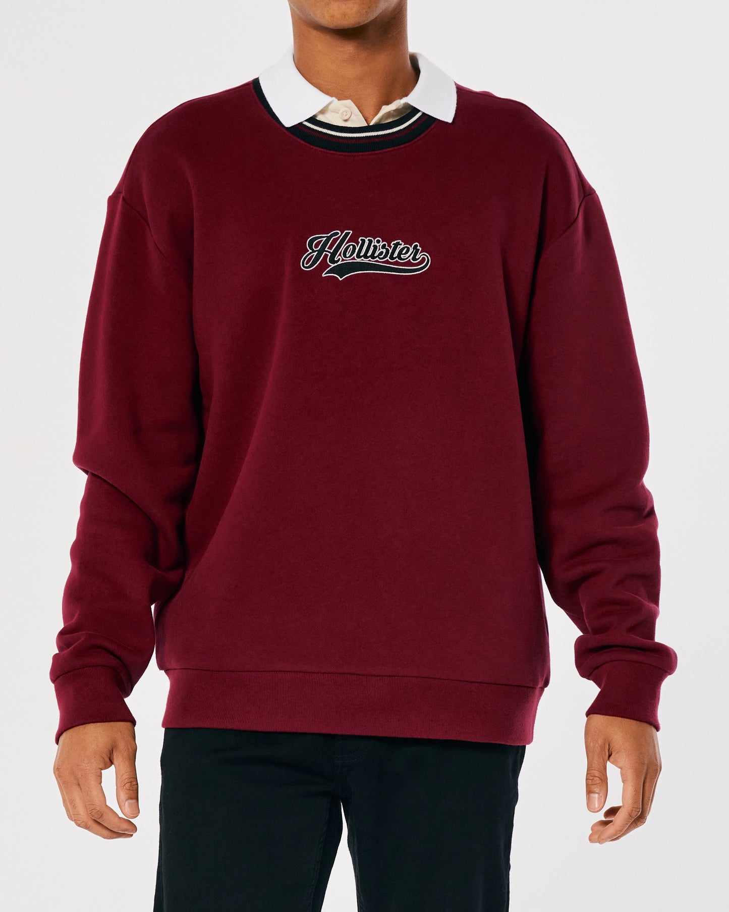 HOLLISTER RELAXED TIPPED APPLIQUE LOGO CREW SWEATSHIRT