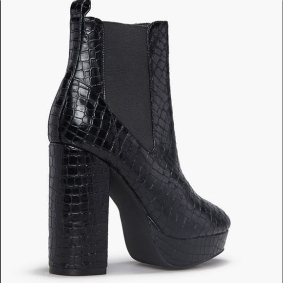 JUST FAB CLEORA PLATFORM BOOT
