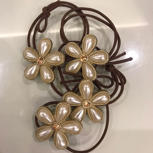 SHEIN FLOWRY SCRUNCHIES