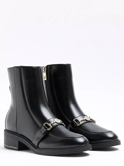 RI CHAIN DETAIL ANKLE BOOT