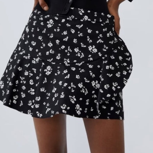 ZARA FLOURY SHORT SKIRT